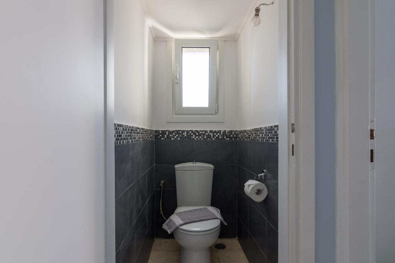 Spacious And Modern Flat For 4 Athena Bagian luar foto